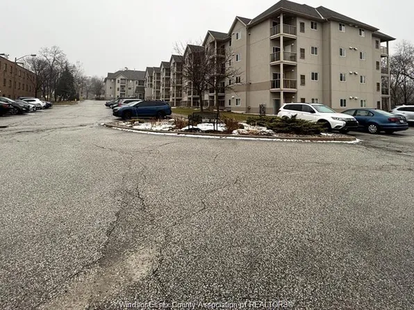 3000 Sandwich St Unit 110, Windsor, ON N9C 4G3