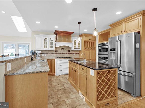 5th image of 2 Courtleigh Pl