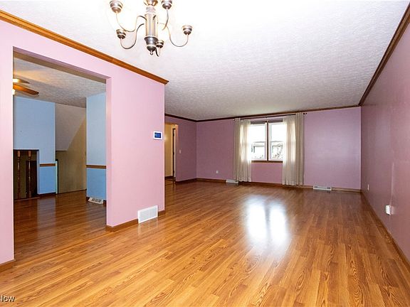 5th image of 339 Villard St