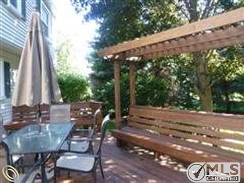 Large Deck for Summer Fun