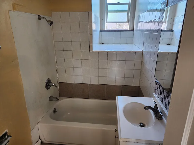 1619 Chanslor Ave #C — Photo 11