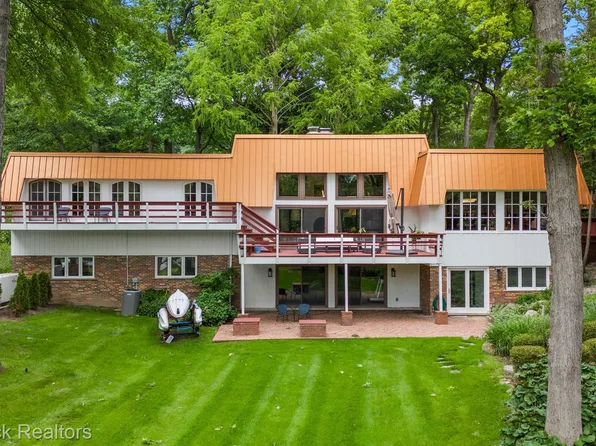 1409 Cedar Bend Dr, Bloomfield Hills, MI 48302