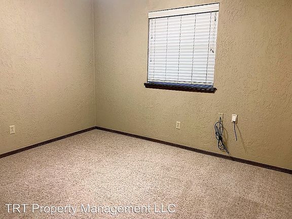 4th image of 4603 NE Columbia Ave