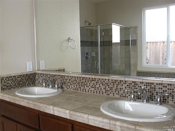 Dual Sink-both baths.