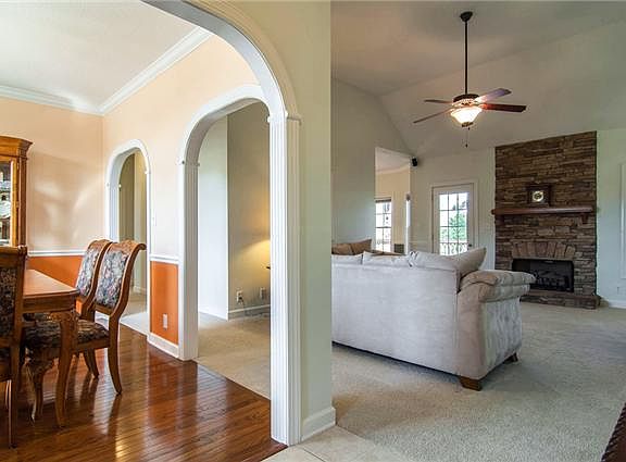 4th image of 1572 Barrywood Cir W