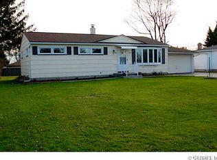 10 E Crest Dr, Rochester, NY 14606