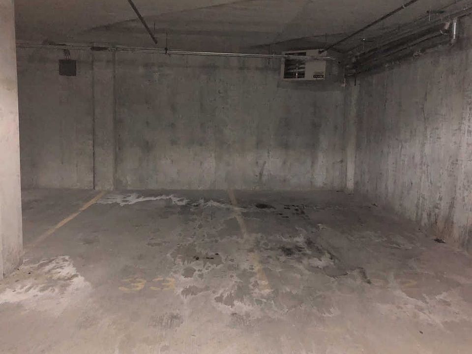 2nd image of 5556 N Sheridan Rd