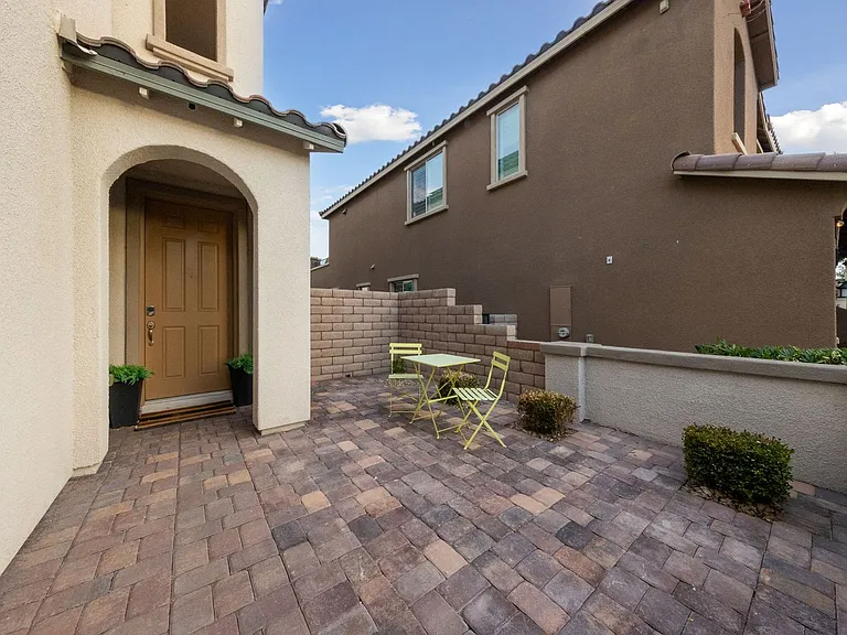 428 Vigo Port St — Photo 12