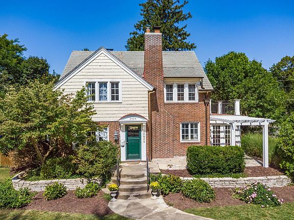 2nd image of 2424 Sherwood Rd