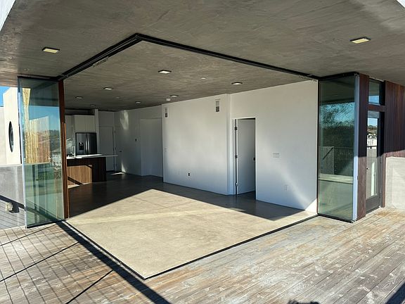3rd image of 3715 10th Ave APT 401