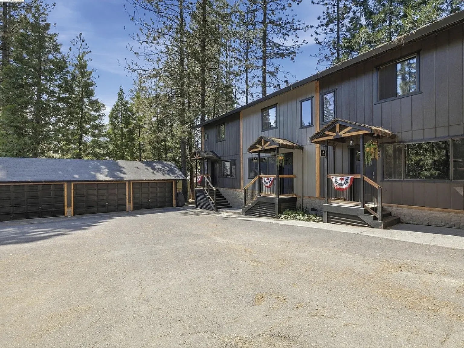 2 bed, 1.5 bath, 1040 sqft, $1,550 — Photo 1