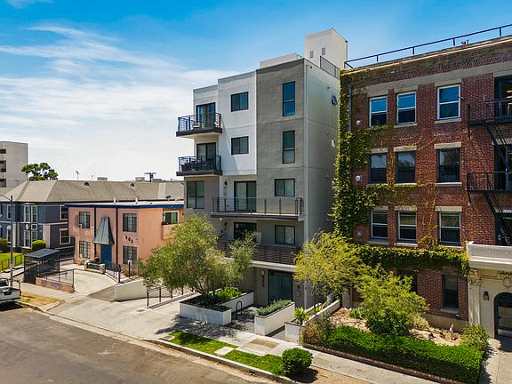 5th image of 905 S Ardmore Ave #306