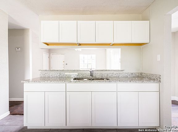 4th image of 6039 Paddock Dr