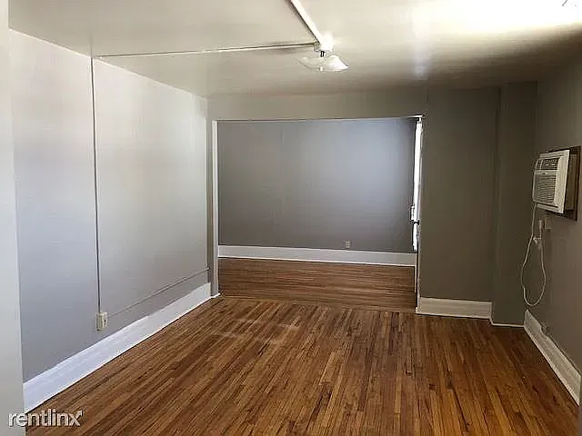 1 bed, 350 sqft, $955 — Photo 3