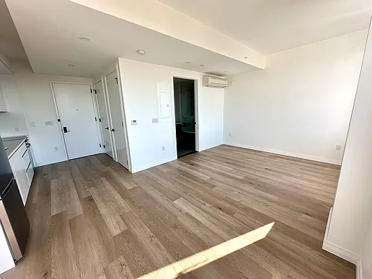 Rented by EXR | media 3