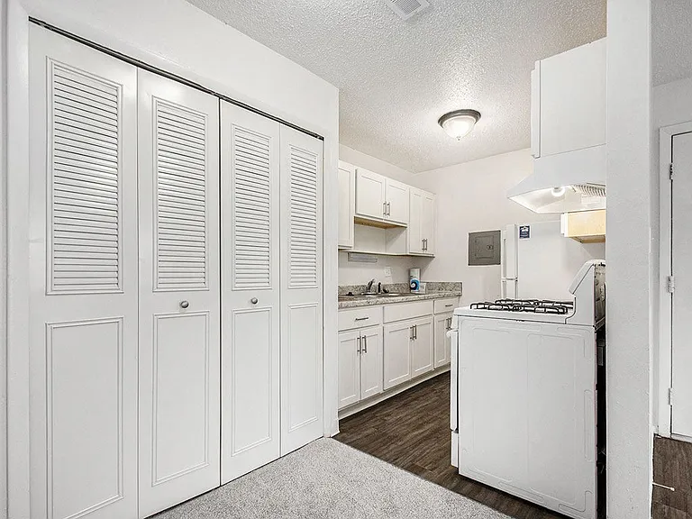 Normandy Village Apartments — Photo 18