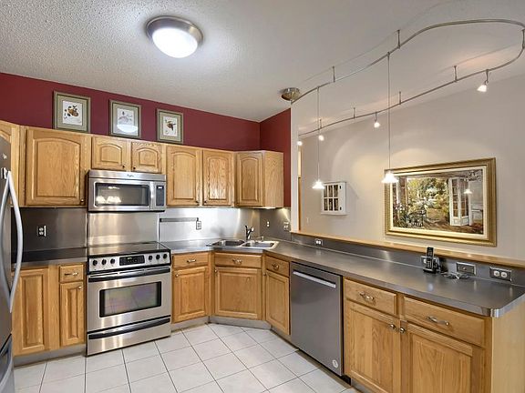 4th image of 9225 Medicine Lake Rd APT 212B