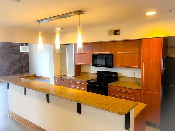 2nd image of 2615 Washington Blvd #412