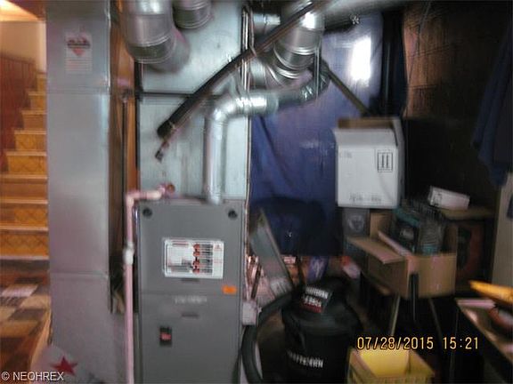 4th image of 16810 Wayne Dr