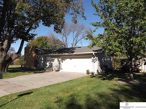 4th image of 1010 N Clarmar Ave