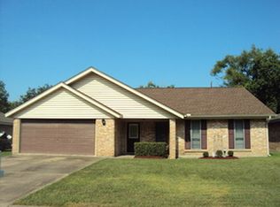 12 Lazybrook St, Angleton, TX 77515