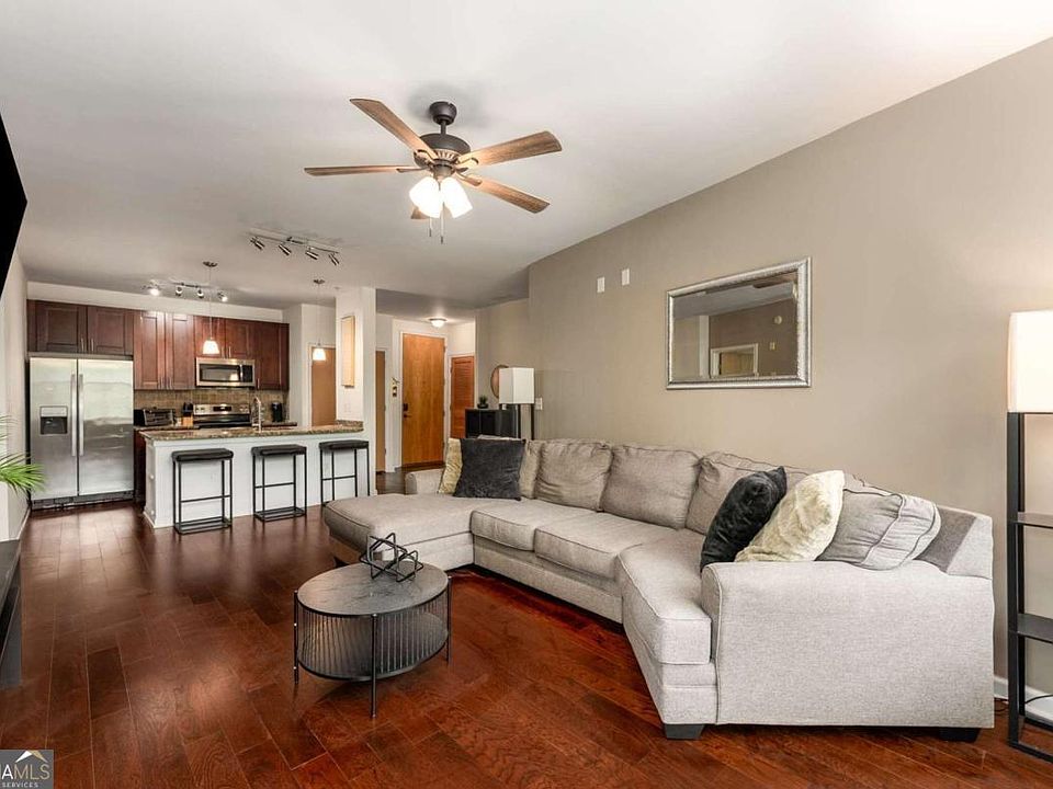 1st image of 898 Oak St SW Unit 1301