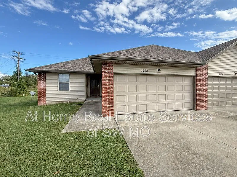 1262 N Northwood Ave