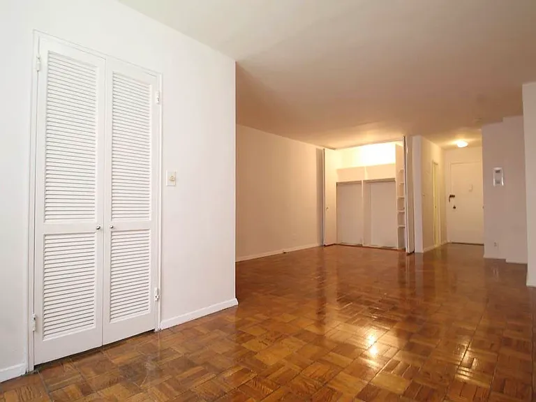 117 E 71st St #2-E — Photo 2