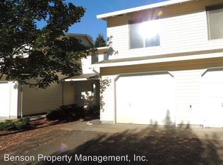 19935 NE Halsey St APT 3, Portland, OR 97230