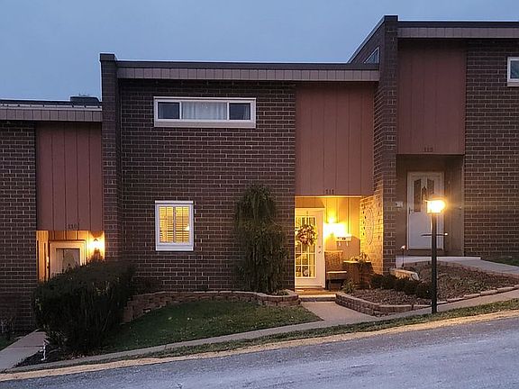 3rd image of 111 Rivermont Ct