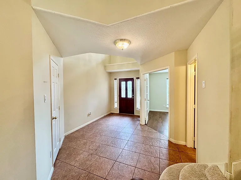 2601 Easton Springs Ct — Photo 3