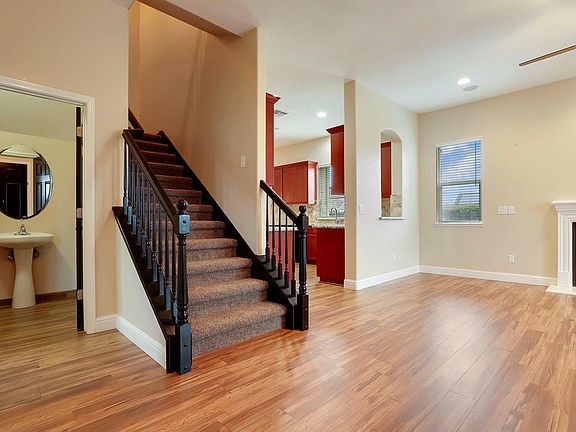 5th image of 433 Travertine Dr