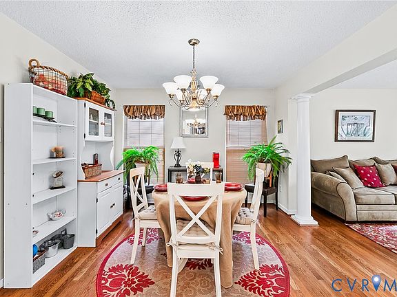 5th image of 832 Maplegrove Dr