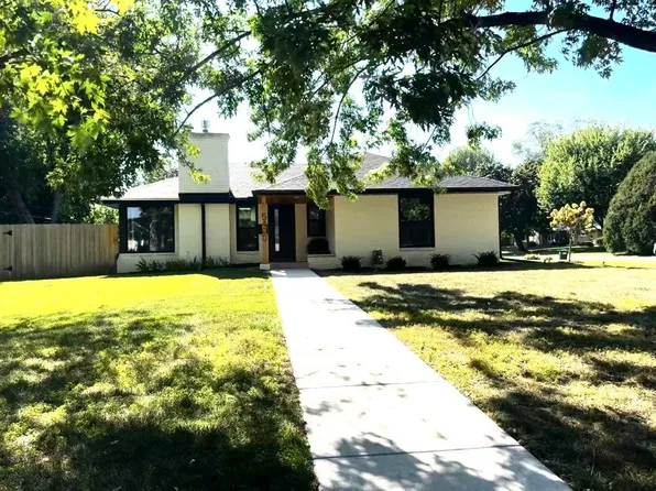 5400 Richmond Ln, Edina, MN 55436