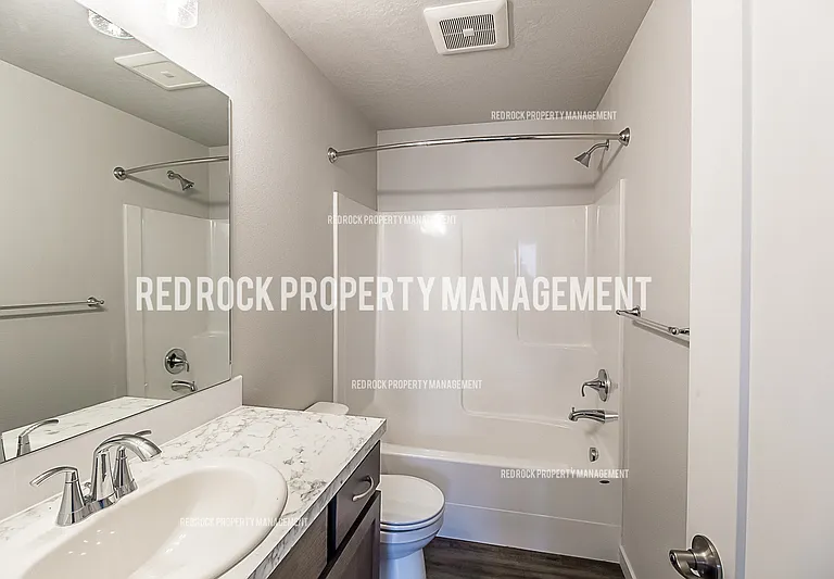 203 S Woodlawn Ln — Photo 23