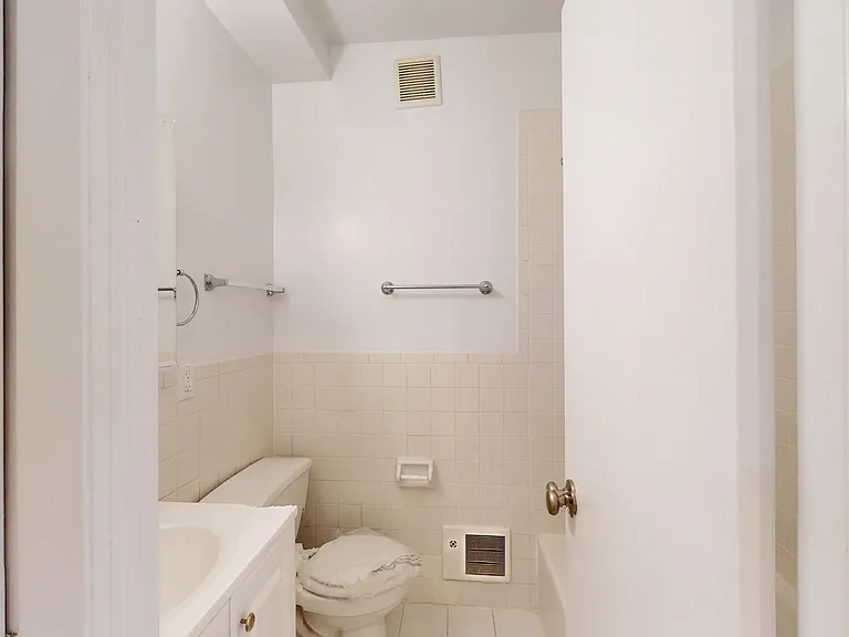 417 E 65th St #8 — Photo 12
