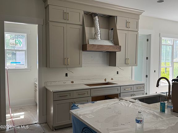 4th image of 1101 Crown Pointe Drive