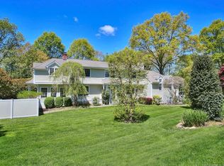 6 Harding Ln, Westport, CT 06880