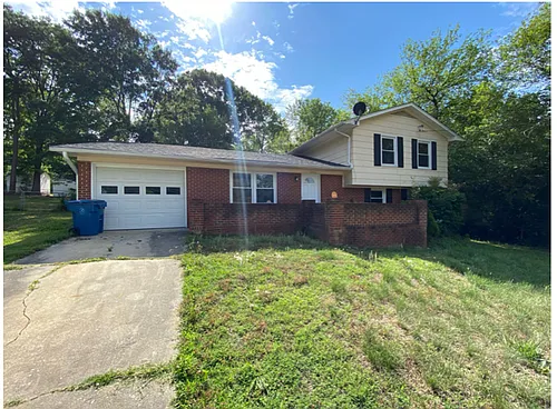 1008 Benning St Photo 1