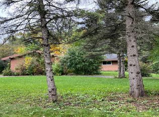 17095 Ruby Ln, Brookfield, WI 53005