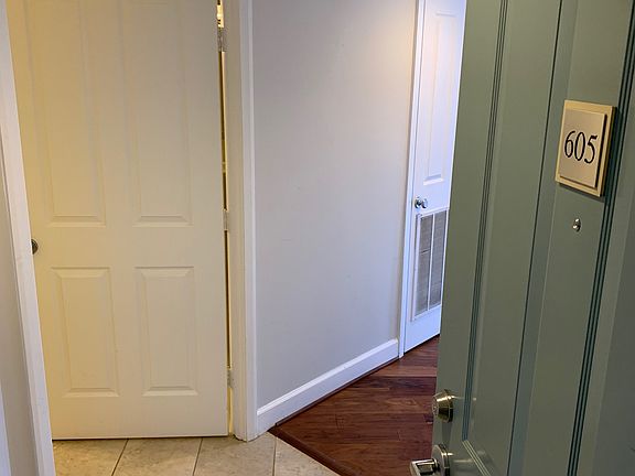2nd image of 1201 N Garfield St APT 605