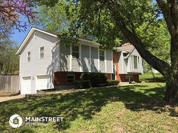 3rd image of 1701 S Speas Dr