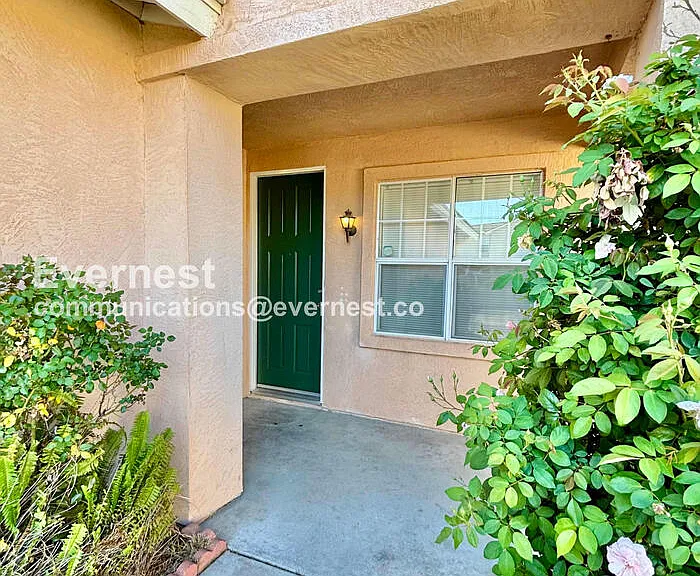 27620 Parkside Dr — Photo 2