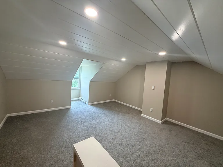 621 Pear St — Photo 17