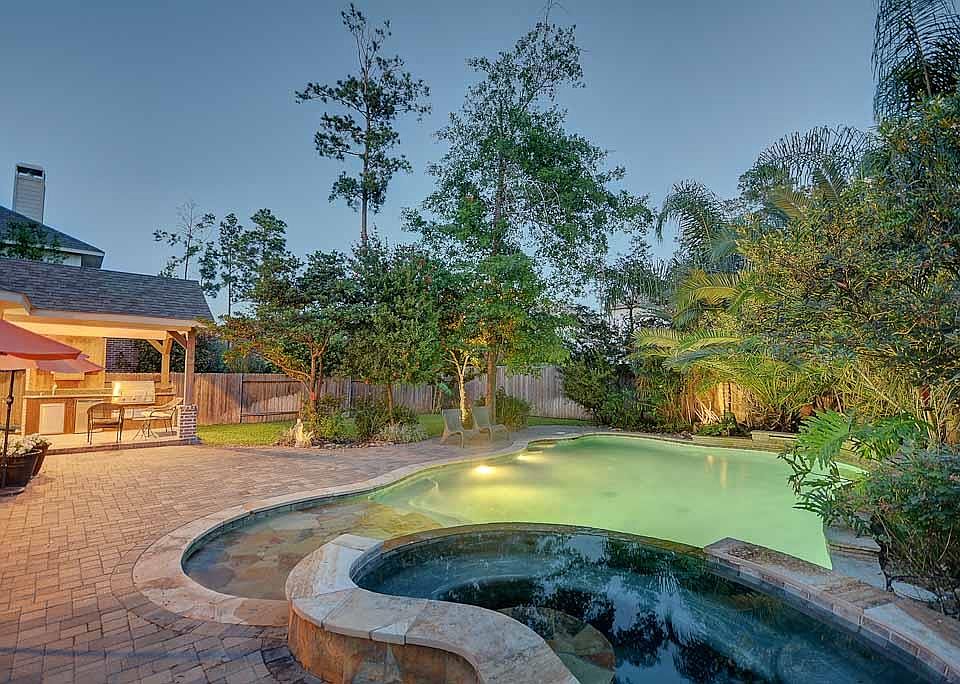 1st image of 2 Petal Park Pl