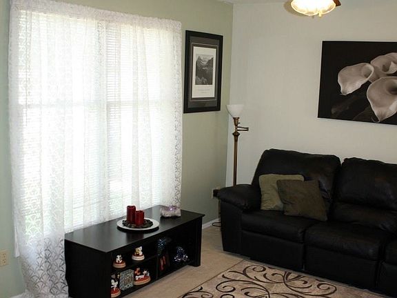4th image of 7828 Greenbank Ct