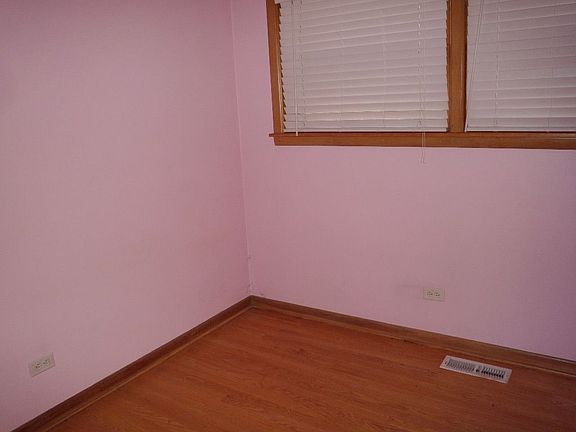 5th image of 8527 Marmora Ave