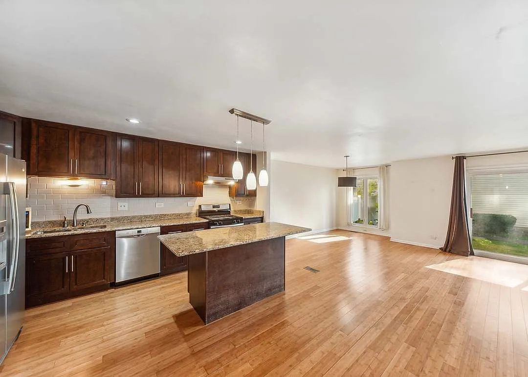 3 bed, 2.5 bath, 1800 sqft, $3,250 — Photo 3