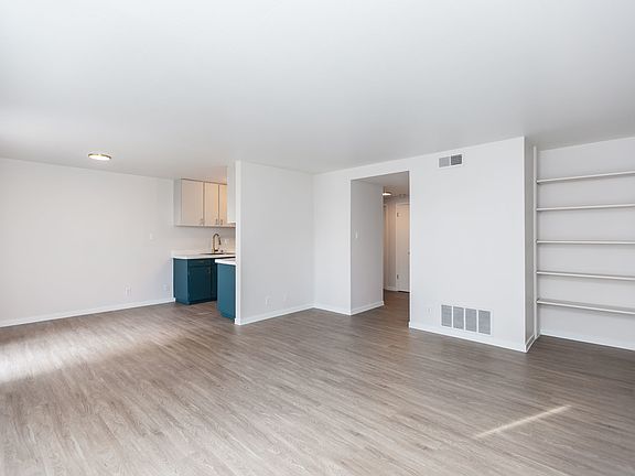 5th image of 3016 Clay St #3C
