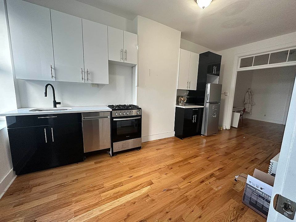 1st image of 249 Montrose Ave #4A